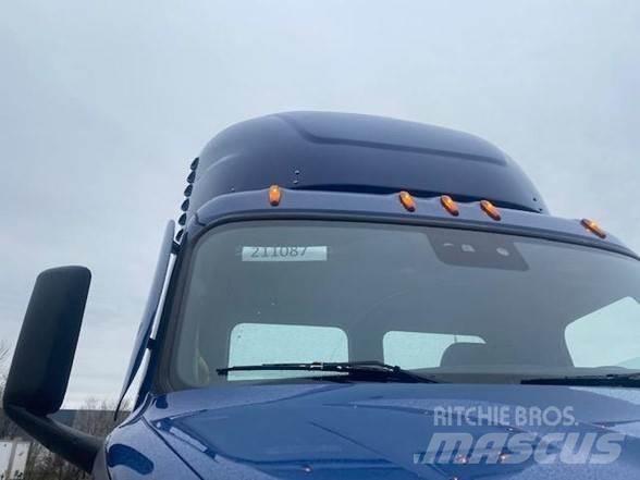 Freightliner CASCADIA 116 中古トラクターヘッド | トレーラーヘッド