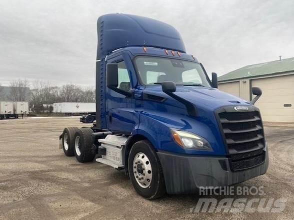 Freightliner CASCADIA 116 中古トラクターヘッド | トレーラーヘッド