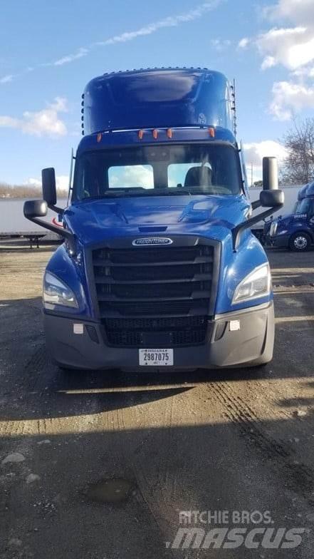 Freightliner CASCADIA 116 中古トラクターヘッド | トレーラーヘッド