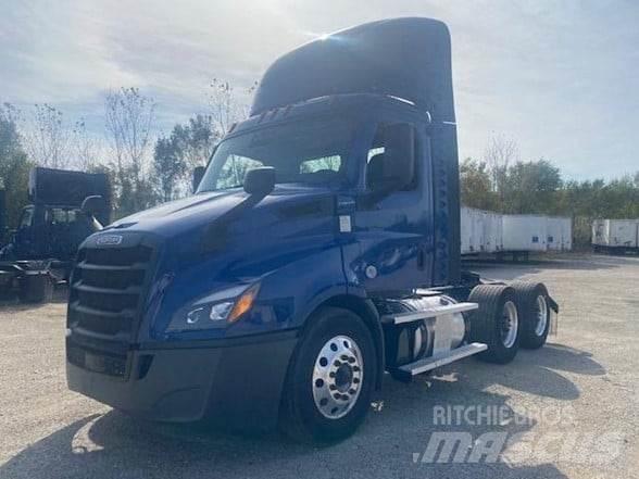 Freightliner CASCADIA 116 中古トラクターヘッド | トレーラーヘッド