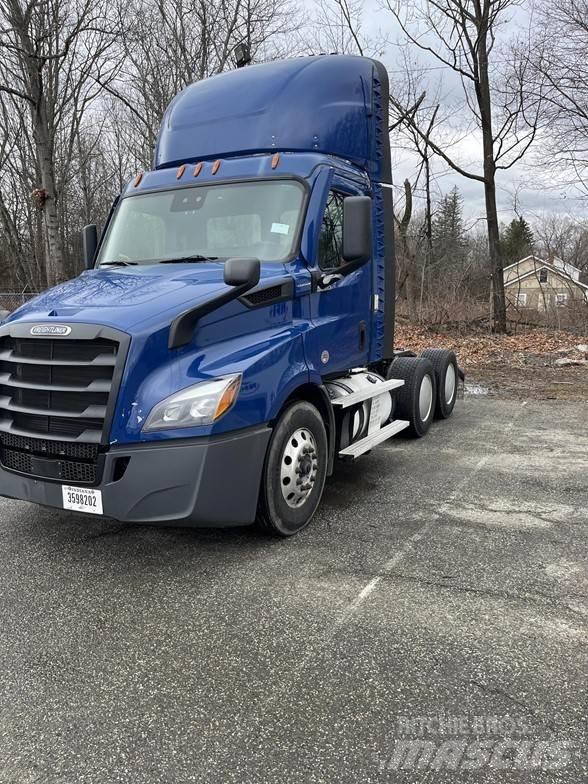 Freightliner CASCADIA 116 中古トラクターヘッド | トレーラーヘッド