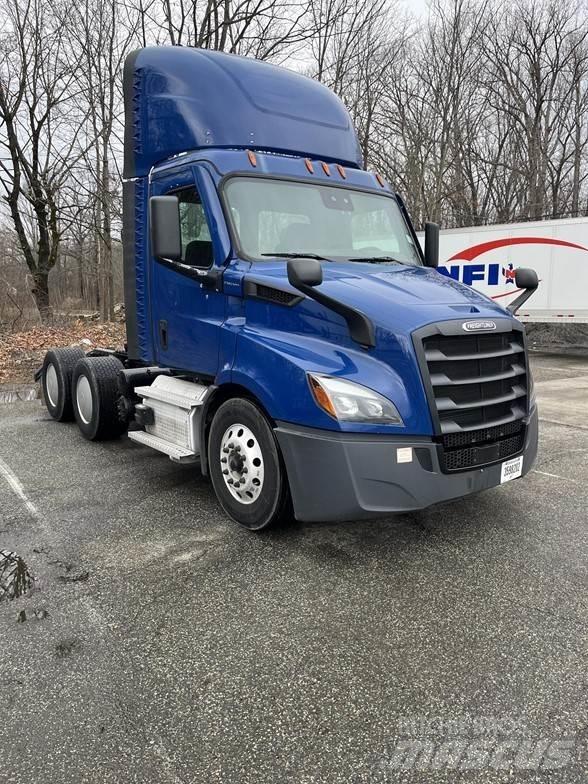 Freightliner CASCADIA 116 中古トラクターヘッド | トレーラーヘッド
