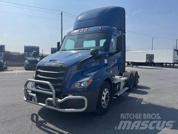 Freightliner CASCADIA 116 中古トラクターヘッド | トレーラーヘッド