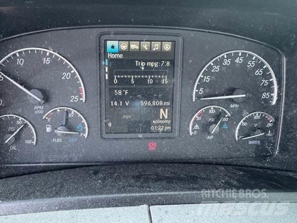 Freightliner CASCADIA 116 中古トラクターヘッド | トレーラーヘッド
