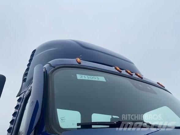 Freightliner CASCADIA 116 中古トラクターヘッド | トレーラーヘッド