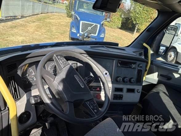 Freightliner CASCADIA 116 中古トラクターヘッド | トレーラーヘッド