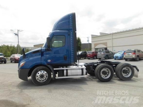 Freightliner CASCADIA 116 中古トラクターヘッド | トレーラーヘッド