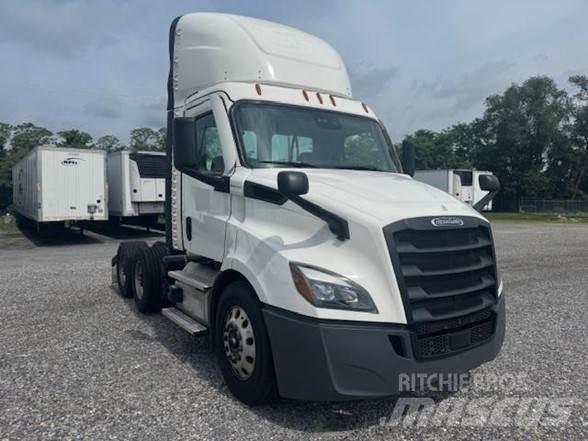 Freightliner CASCADIA 116 中古トラクターヘッド | トレーラーヘッド