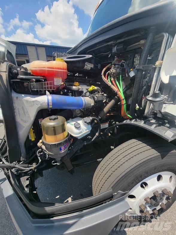 Freightliner CASCADIA 116 中古トラクターヘッド | トレーラーヘッド
