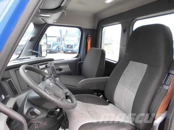 Freightliner CASCADIA 116 中古トラクターヘッド | トレーラーヘッド