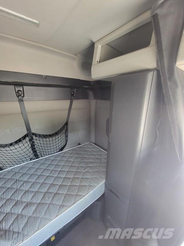 Freightliner CASCADIA 116 中古トラクターヘッド | トレーラーヘッド