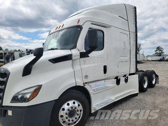 Freightliner CASCADIA 116 中古トラクターヘッド | トレーラーヘッド