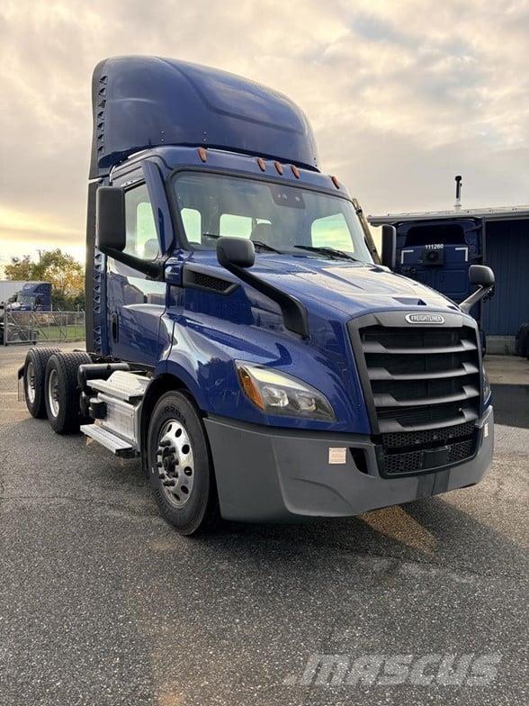 Freightliner CASCADIA 116 中古トラクターヘッド | トレーラーヘッド