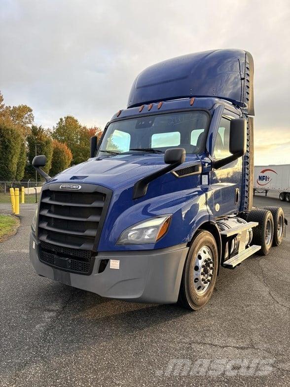 Freightliner CASCADIA 116 中古トラクターヘッド | トレーラーヘッド