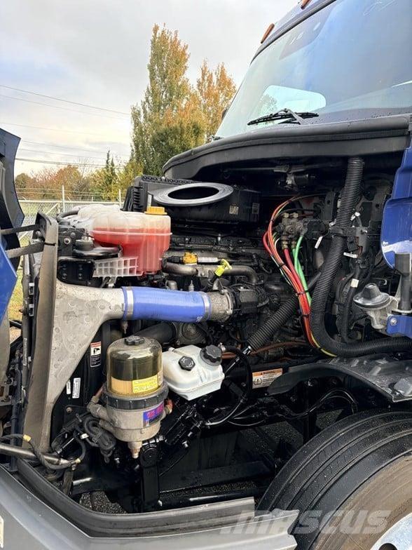 Freightliner CASCADIA 116 中古トラクターヘッド | トレーラーヘッド