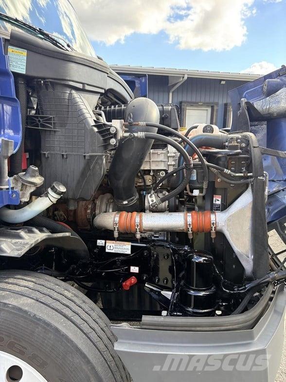 Freightliner CASCADIA 116 中古トラクターヘッド | トレーラーヘッド