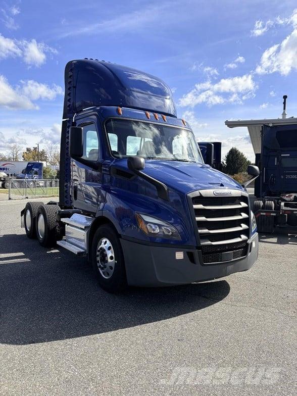 Freightliner CASCADIA 116 中古トラクターヘッド | トレーラーヘッド