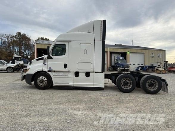 Freightliner CASCADIA 116 中古トラクターヘッド | トレーラーヘッド