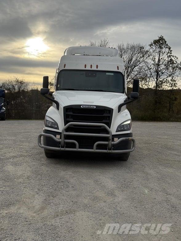 Freightliner CASCADIA 116 中古トラクターヘッド | トレーラーヘッド