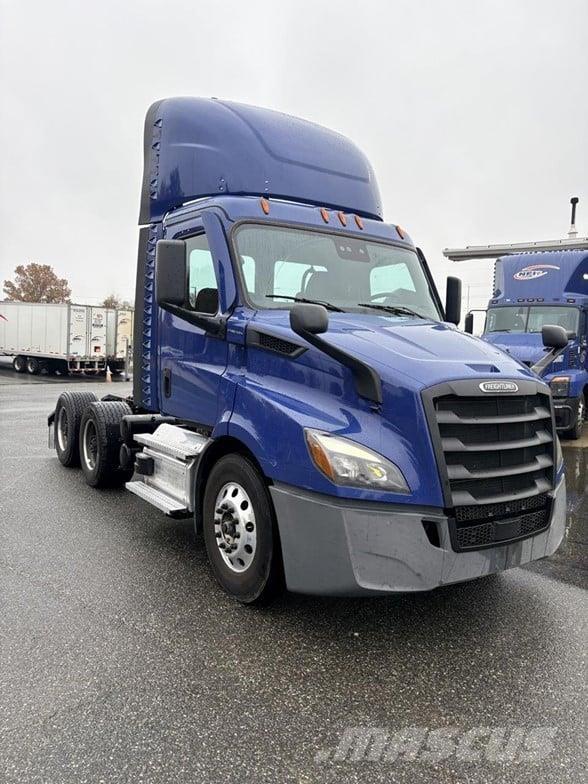 Freightliner CASCADIA 116 中古トラクターヘッド | トレーラーヘッド
