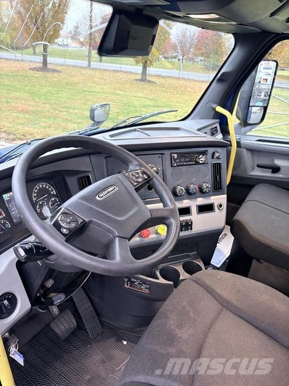 Freightliner CASCADIA 116 中古トラクターヘッド | トレーラーヘッド