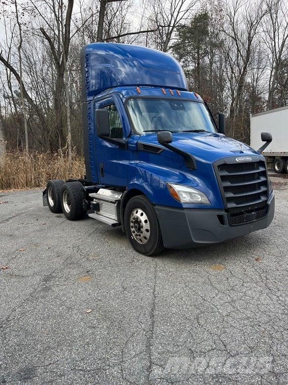 Freightliner CASCADIA 116 中古トラクターヘッド | トレーラーヘッド