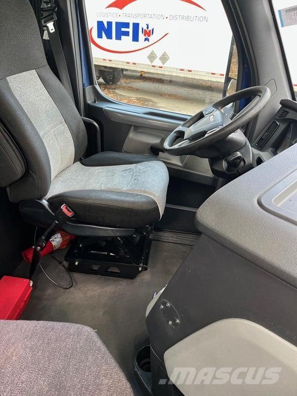 Freightliner CASCADIA 116 中古トラクターヘッド | トレーラーヘッド