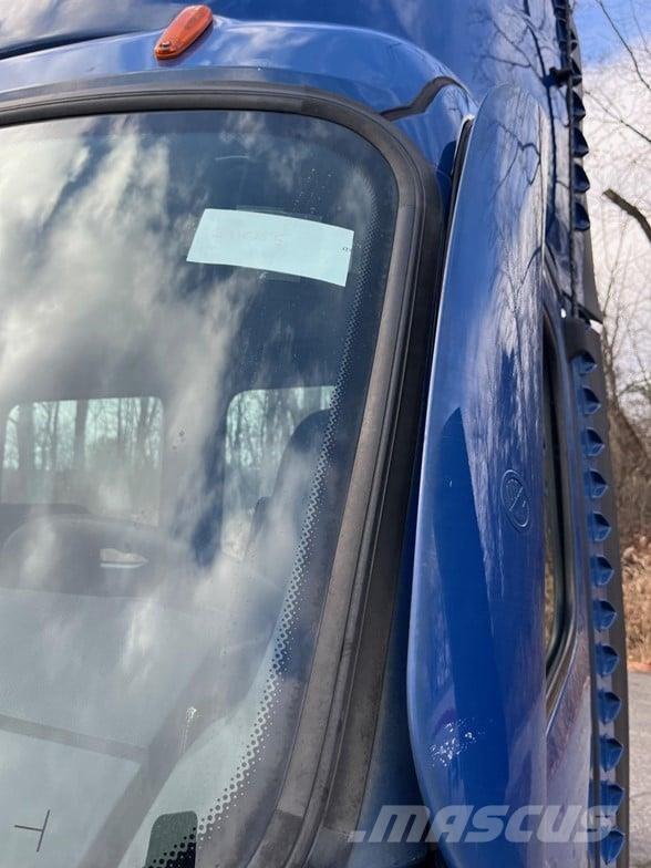 Freightliner CASCADIA 116 中古トラクターヘッド | トレーラーヘッド