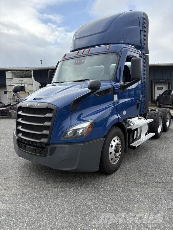 Freightliner CASCADIA 126 中古トラクターヘッド | トレーラーヘッド