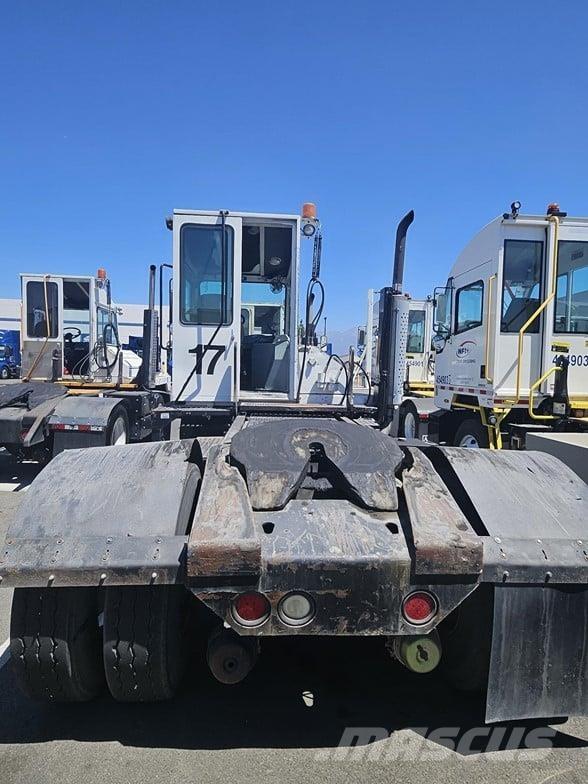 Kalmar OTTAWA 4X2 OFF-ROAD ターミナルトラクター