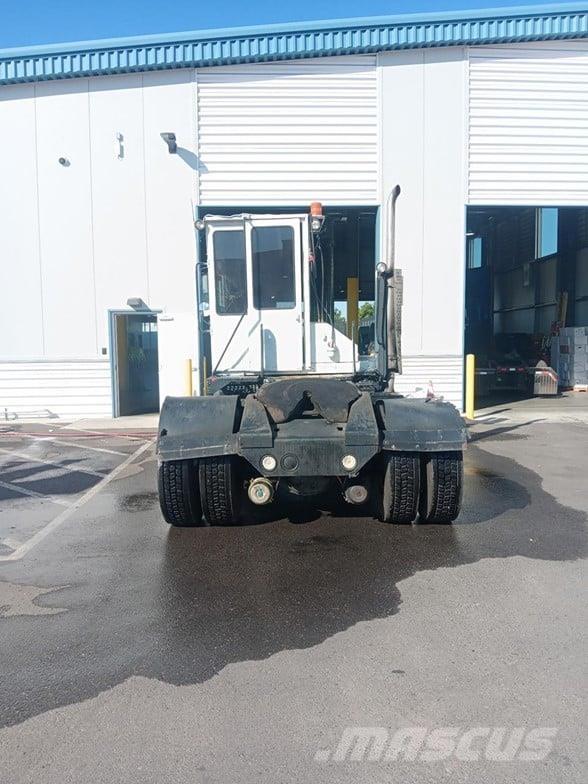 Kalmar OTTAWA 4X2 OFF-ROAD ターミナルトラクター