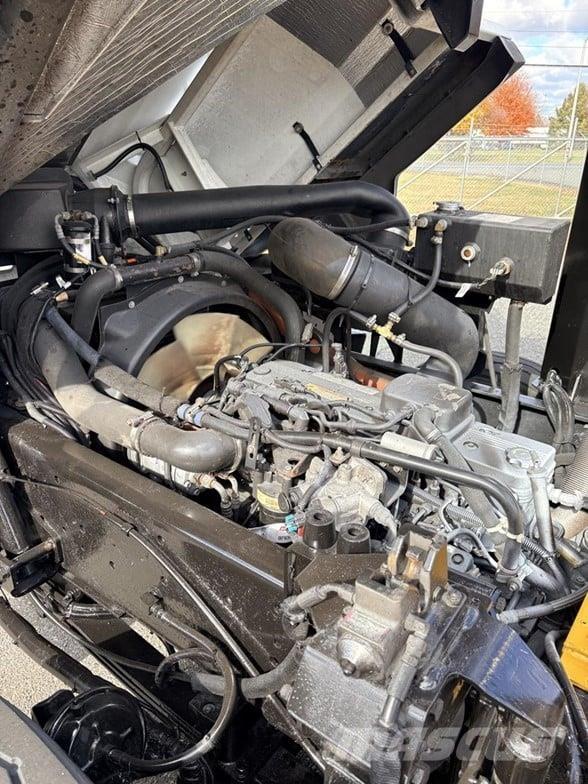 Kalmar OTTAWA 4X2 OFF-ROAD ターミナルトラクター