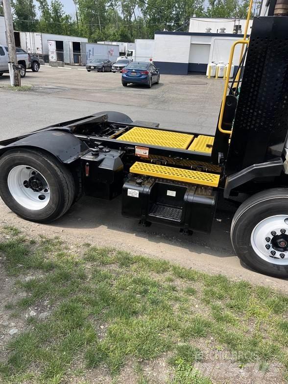 Kalmar OTTAWA T2 ターミナルトラクター