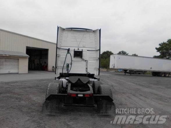 Volvo VNL64T860 中古トラクターヘッド | トレーラーヘッド