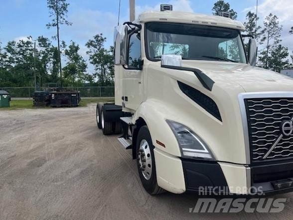 Volvo VNR64T300 中古トラクターヘッド | トレーラーヘッド