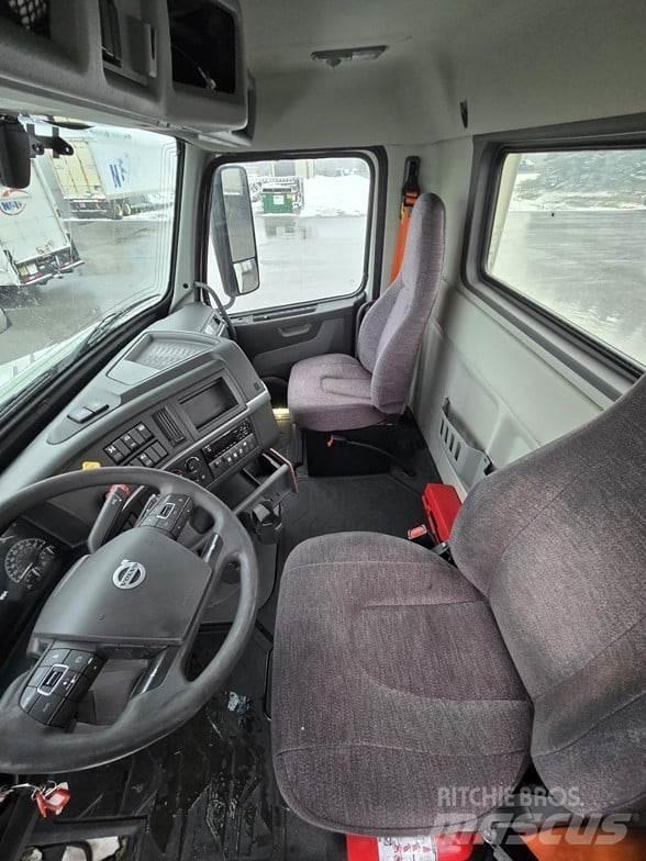 Volvo VNR64T300 中古トラクターヘッド | トレーラーヘッド