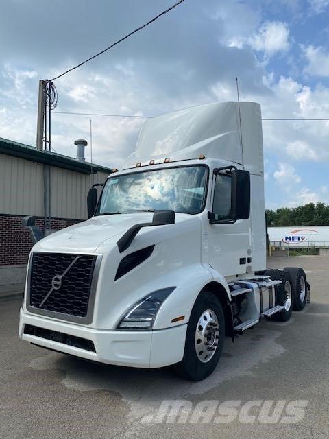 Volvo VNR64T300 中古トラクターヘッド | トレーラーヘッド