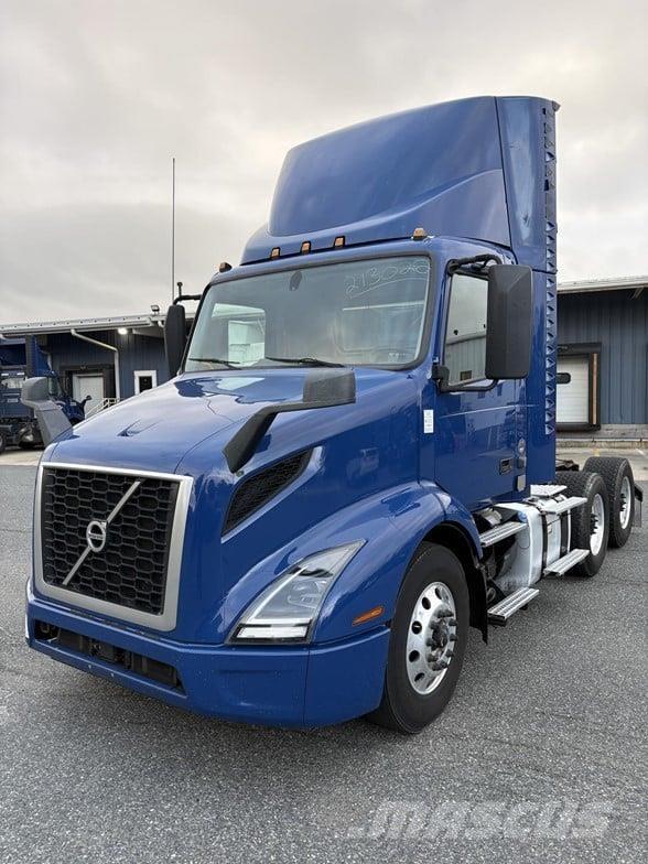 Volvo VNR64T300 中古トラクターヘッド | トレーラーヘッド