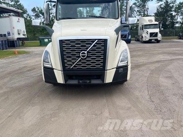 Volvo VNR64T300 中古トラクターヘッド | トレーラーヘッド