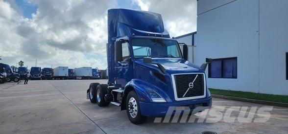 Volvo VNR64T300 中古トラクターヘッド | トレーラーヘッド