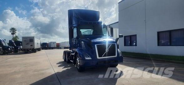 Volvo VNR64T300 中古トラクターヘッド | トレーラーヘッド