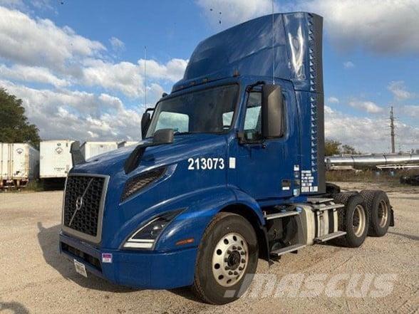 Volvo VNR64T300 中古トラクターヘッド | トレーラーヘッド