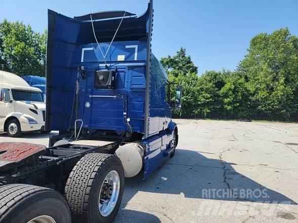 Volvo VNR64T640 中古トラクターヘッド | トレーラーヘッド
