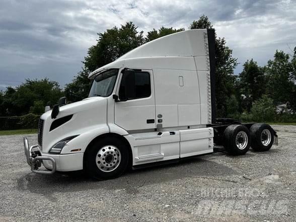 Volvo VNR64T640 中古トラクターヘッド | トレーラーヘッド