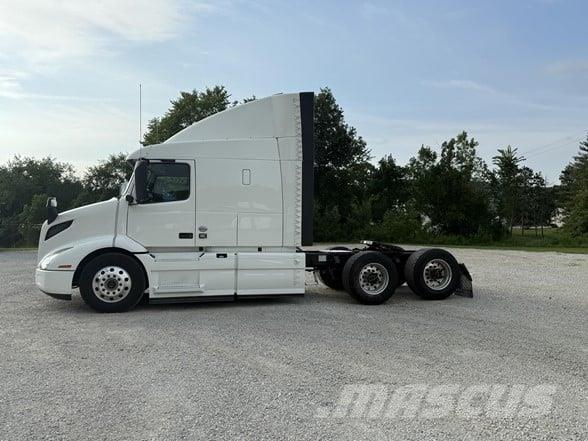 Volvo VNR64T640 中古トラクターヘッド | トレーラーヘッド