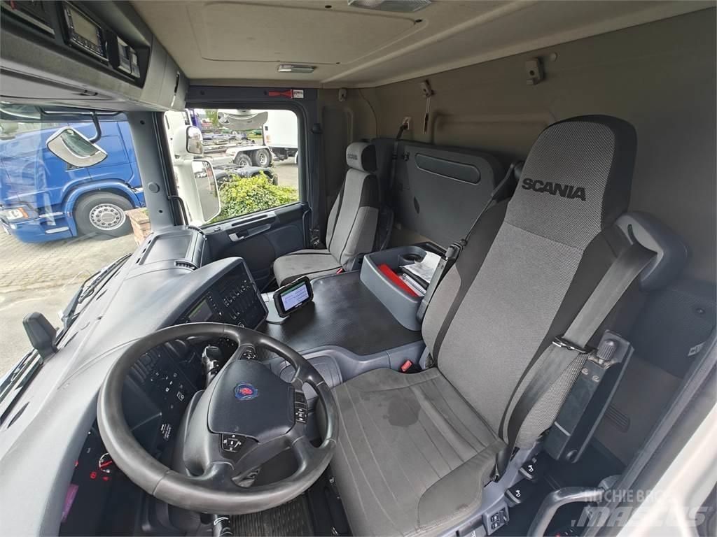 Scania P410 冷凍冷蔵車