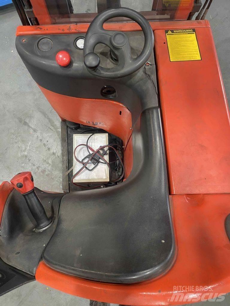 Linde E10-334 自走式スタッカー
