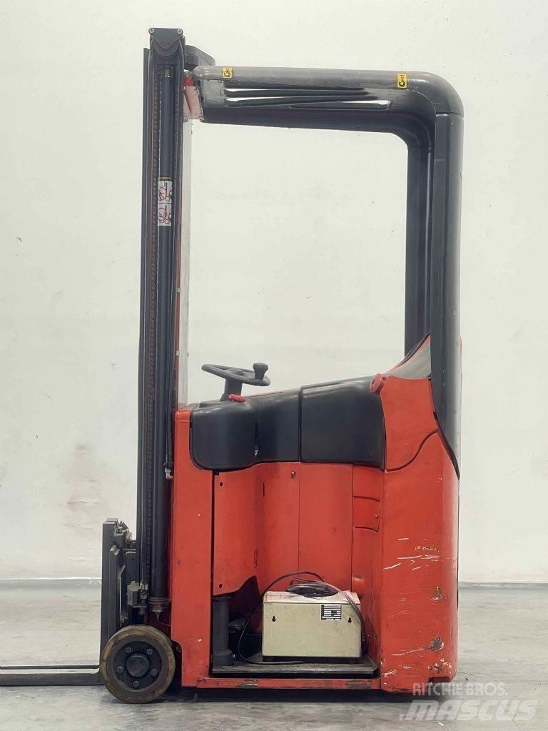 Linde E10-334 自走式スタッカー
