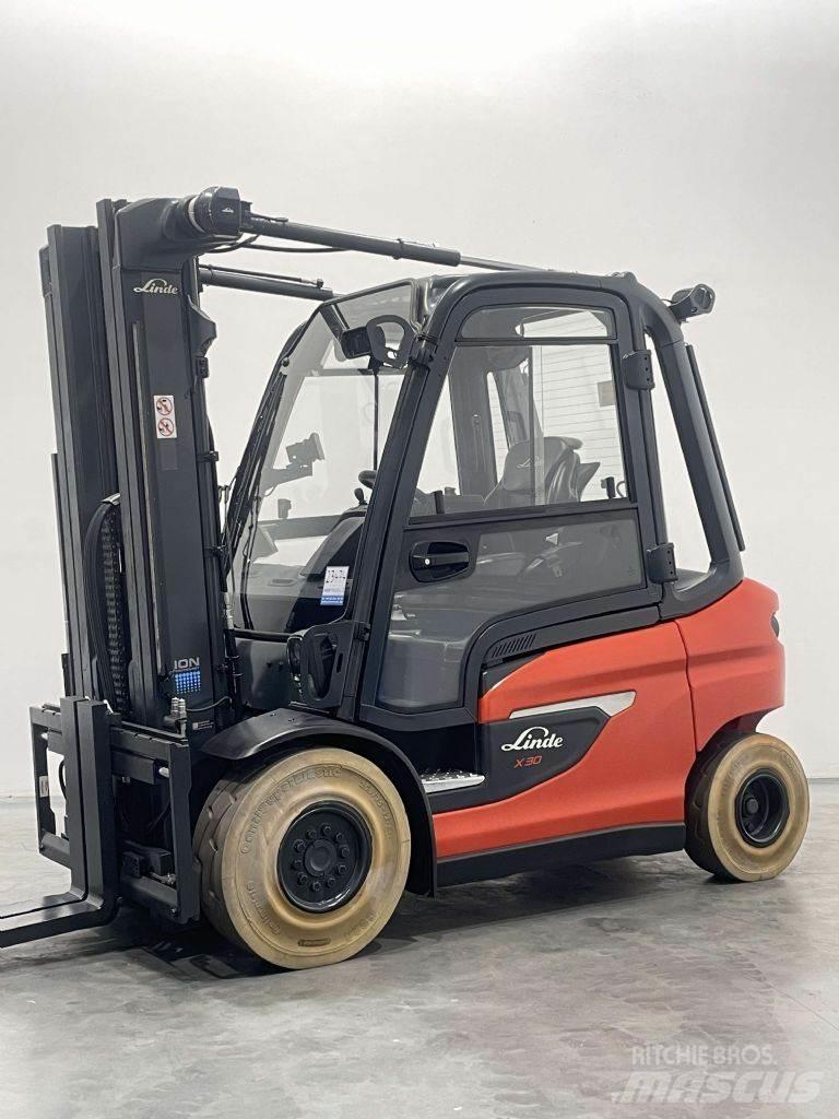 Linde X30-1252-Li-Ion バッテリーフォークリフト