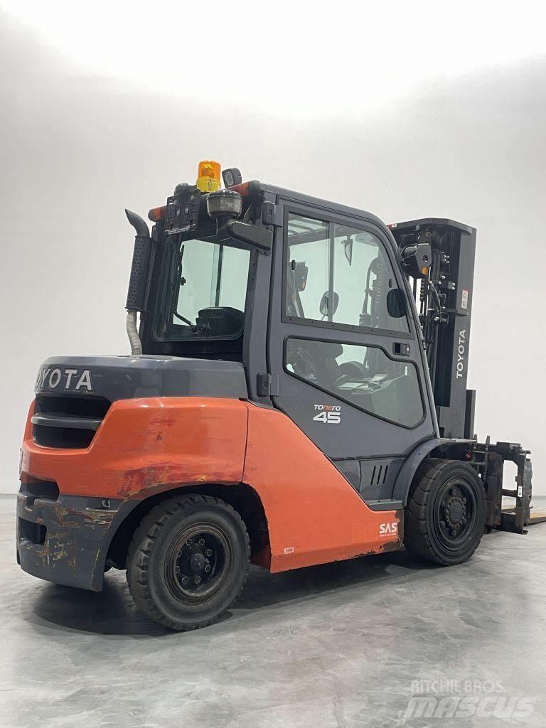 Toyota 40-8FD40N ディーゼル・軽油